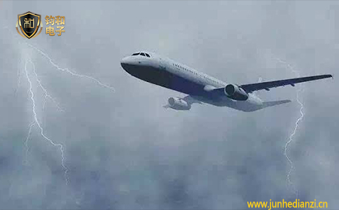 钧和电子飞机遭受雷击的后果 钧和电子飞机遭受雷击的后果
