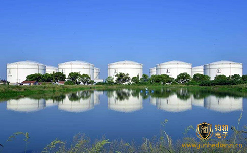 钧和电子分享大型油气储存基地雷电预警系统的基本要求 钧和电子分享大型油气储存基地雷电预警系统的基本要求
